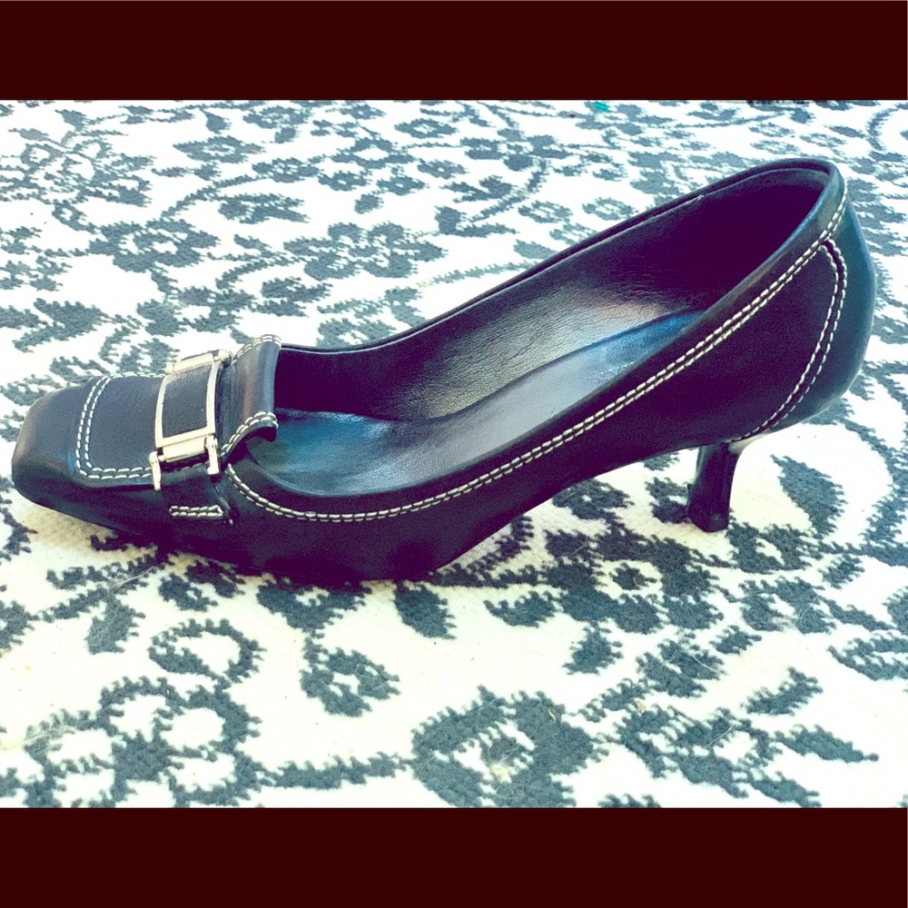 Cole Haan Black Leather Kitten Heel, Buckle, Sz 8